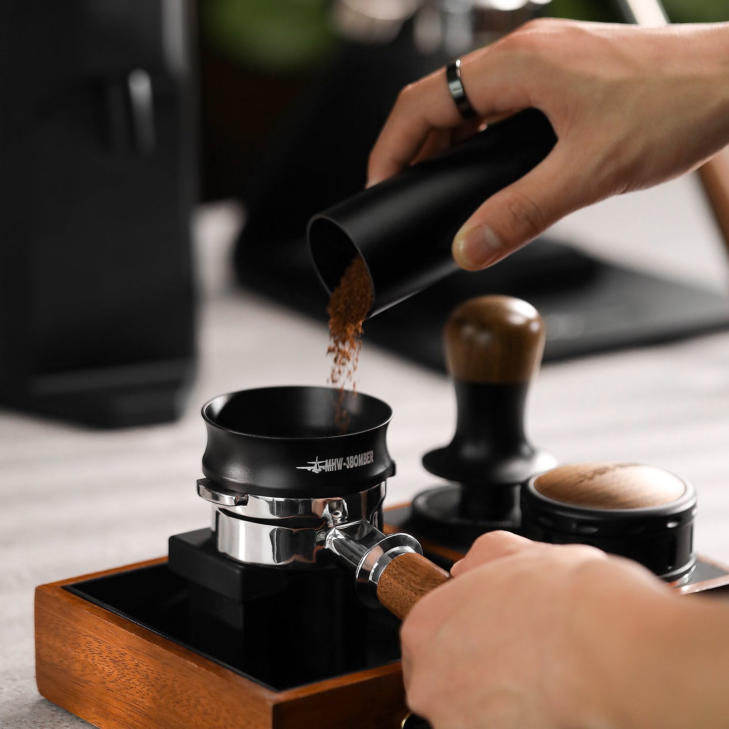 MHW-3BOMBER Espresso Magnetic Coffee Dosing Funnel