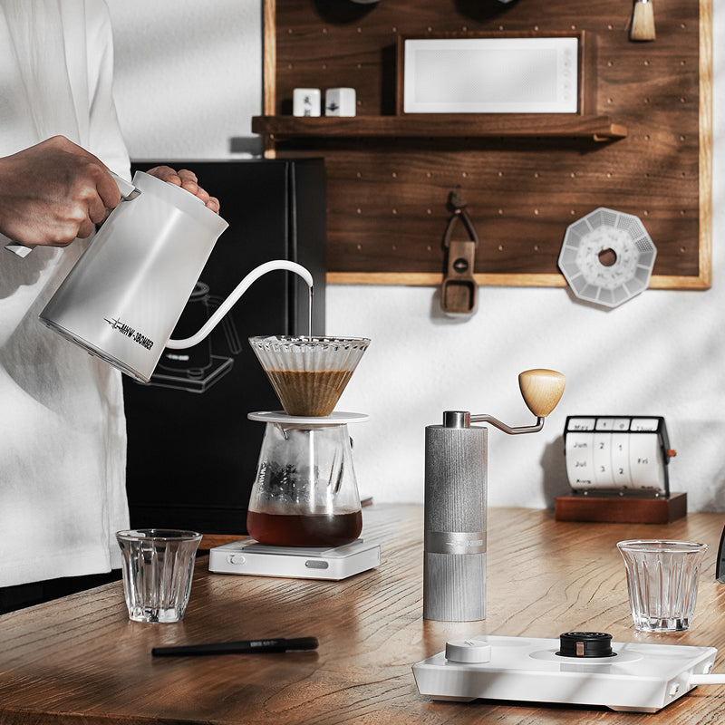 MHW-3BOMBER Assassin M1 Drip Coffee Set 9 pcs in one white